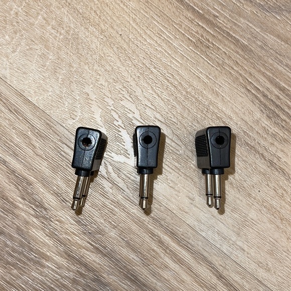 3 TRAVEL HEADPHONE ADAPTERS - Picture 2 of 2